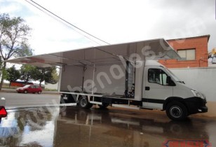 vehiculo-tienda-calzado-plataforma-giratoria-2