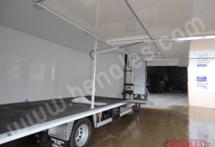 vehiculo-tienda-calzado-plataforma-giratoria-3