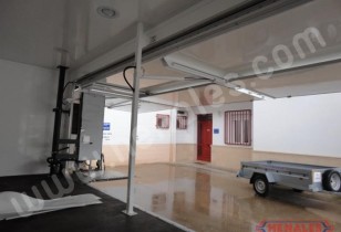 vehiculo-tienda-calzado-plataforma-giratoria-4